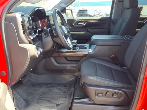 Used 2023 GMC Sierra 1500 Elevation w/ Preferred Package AWD/4WD image 9