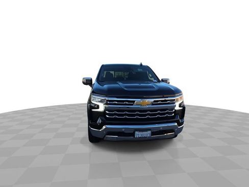 Used 2023 Chevrolet Silverado 1500 LTZ w/ LTZ Convenience Package II AWD/4WD image 3