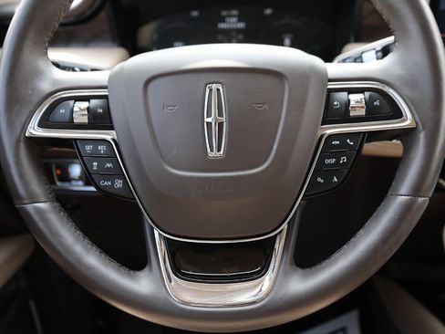 Used 2022 Lincoln Nautilus Reserve w/ Equipment Group 201A image 18