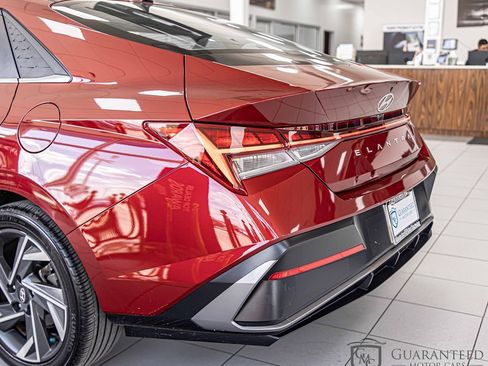 Used 2024 Hyundai Elantra SEL w/ Convenience Package FWD image 14