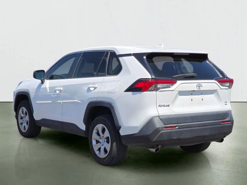Used 2023 Toyota RAV4 LE AWD/4WD image 4