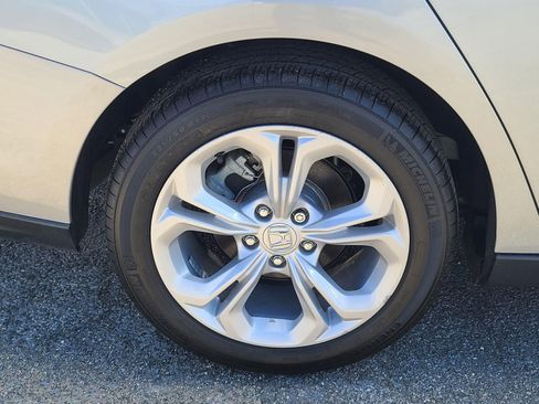 Used 2025 Honda Accord LX image 31