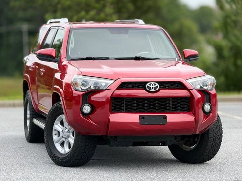 Used 2016 Toyota 4Runner SR5 AWD/4WD image 4