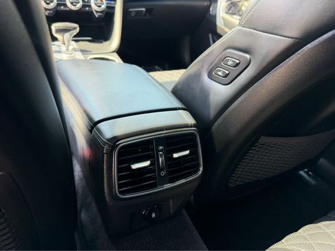 Used 2019 Genesis G70 3.3T Advanced w/ Sport Package RWD image 21
