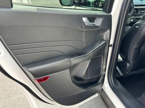 New 2025 Ford Escape SE w/ Class II Trailer Tow Package image 53