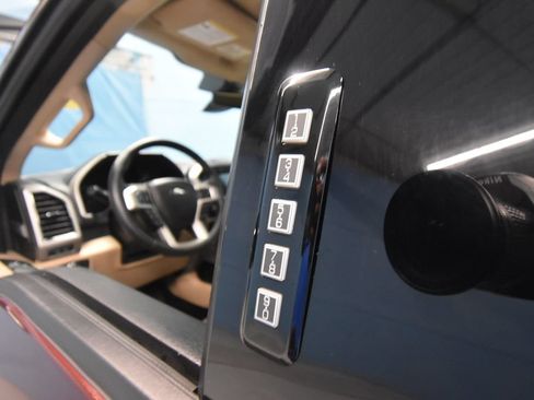 Used 2017 Ford F150 Lariat w/ Equipment Group 502A Luxury AWD/4WD image 4