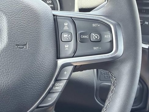 New 2026 RAM 2500 Big Horn AWD/4WD image 32