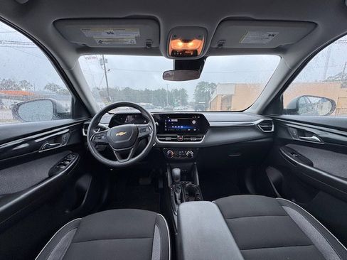 Used 2024 Chevrolet TrailBlazer LT image 11