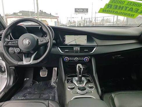 Used 2023 Alfa Romeo Giulia Ti AWD/4WD image 14