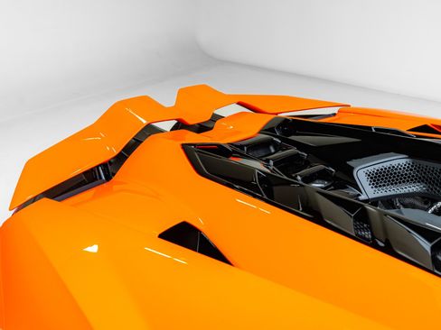 Used 2024 Lamborghini Revuelto AWD/4WD image 29