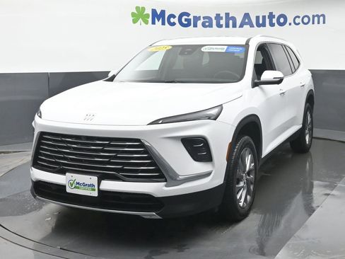 Used 2025 Buick Enclave Preferred image 19