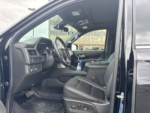 Used 2022 Chevrolet Tahoe LT w/ LT Signature Plus Package AWD/4WD image 2