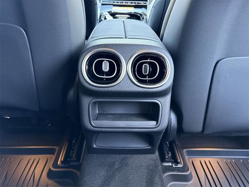 New 2025 Mercedes-Benz GLC 350e 4MATIC image 23