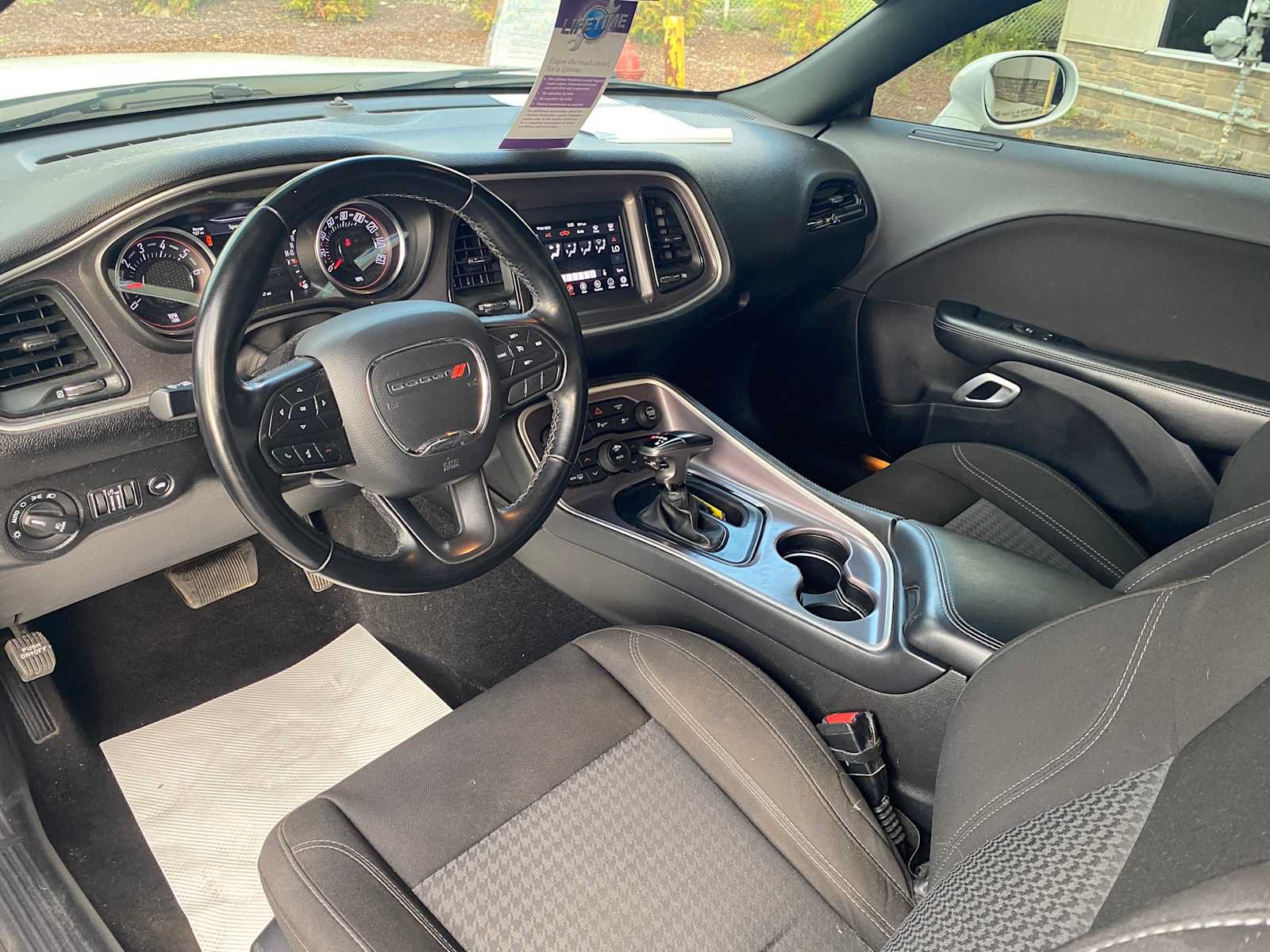 Used 2021 Dodge Challenger SXT w/ Driver Convenience Group RWD image 9