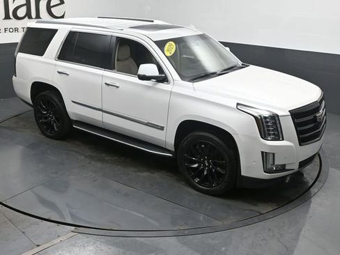 Used 2019 Cadillac Escalade Luxury image 50