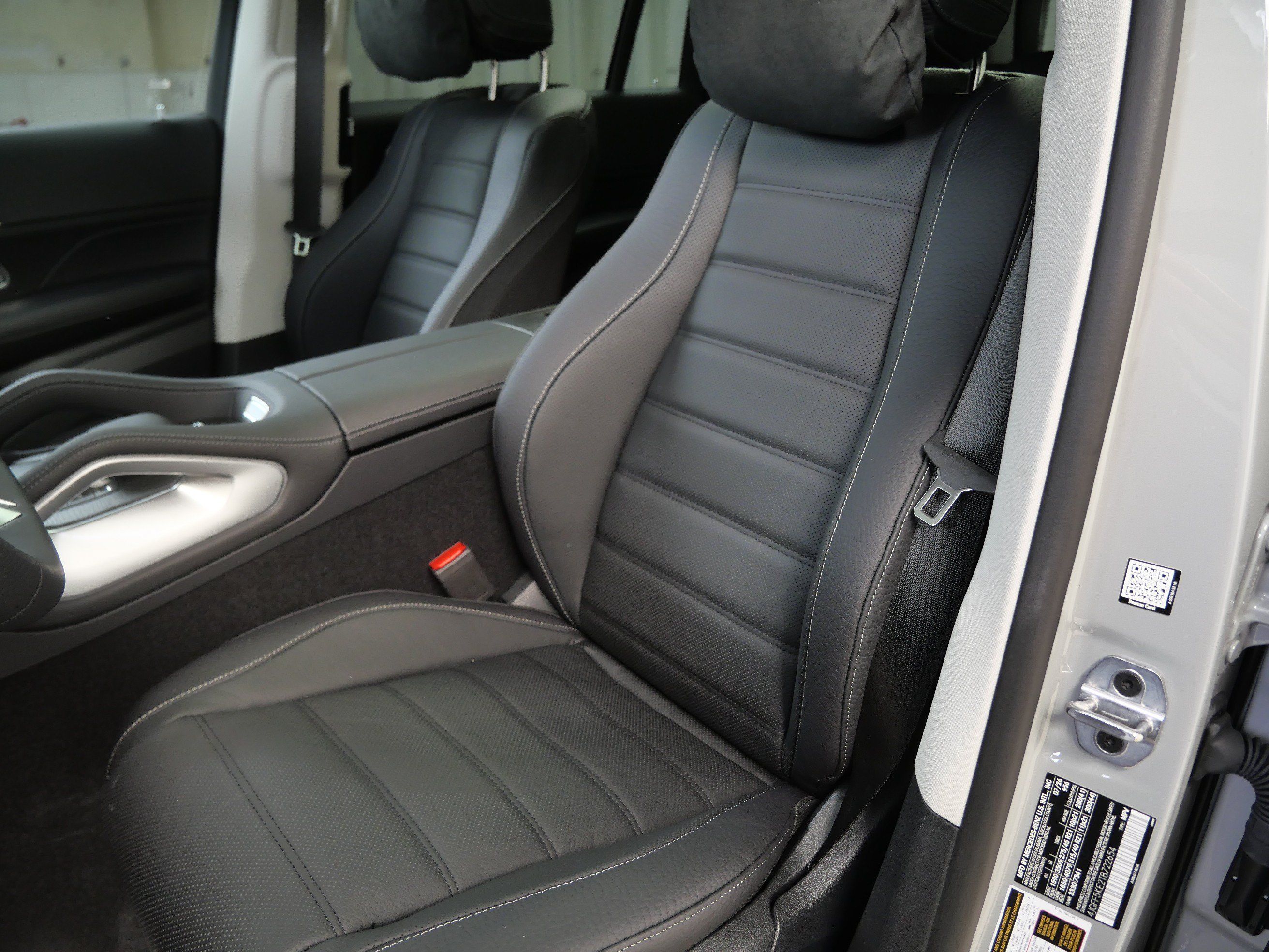 New 2026 Mercedes-Benz GLS 450 4MATIC image 3