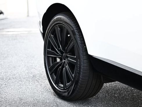 New 2026 Land Rover Range Rover Long Wheelbase SE AWD/4WD image 12