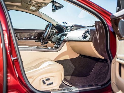 Used 2012 Jaguar XJ image 51