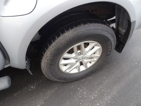 Used 2015 Nissan Frontier SV w/ SV Value Truck Package image 16