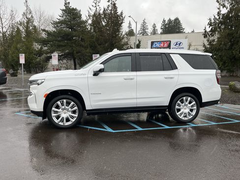 Used 2024 Chevrolet Tahoe High Country w/ Premium Package image 2