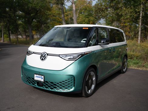 New 2025 Volkswagen ID. Buzz Pro S Plus image 4