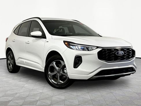 Used 2023 Ford Escape ST-Line Select AWD/4WD image 3