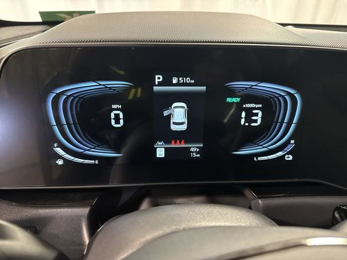 Certified 2025 Kia Niro SX Touring image 19