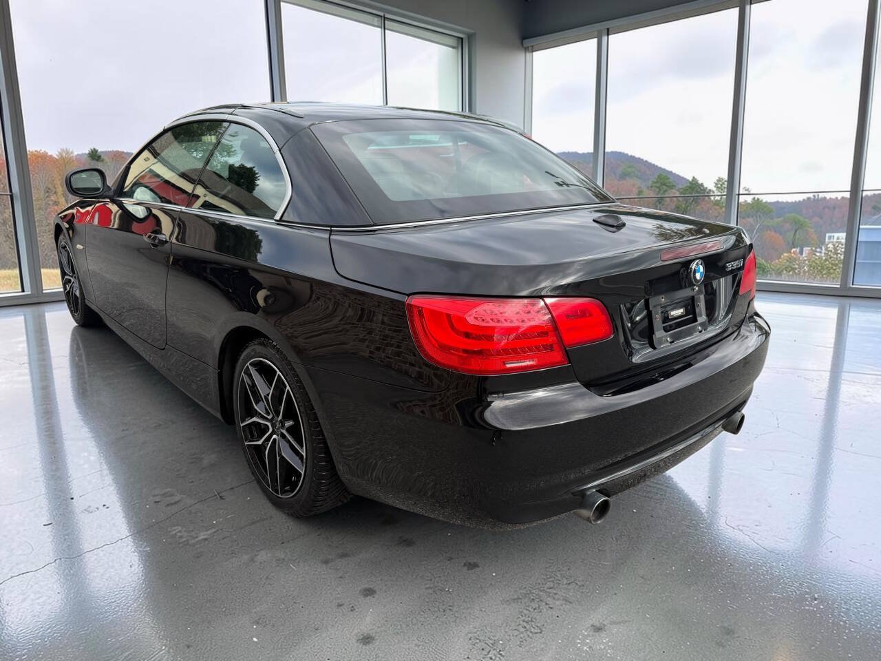 Used 2013 BMW 335i Convertible RWD image 4