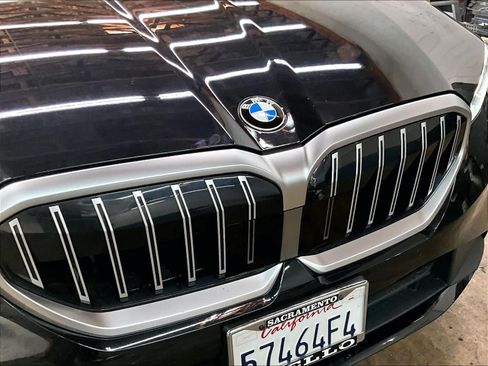 Used 2025 BMW 530i w/ Premium Package RWD image 33