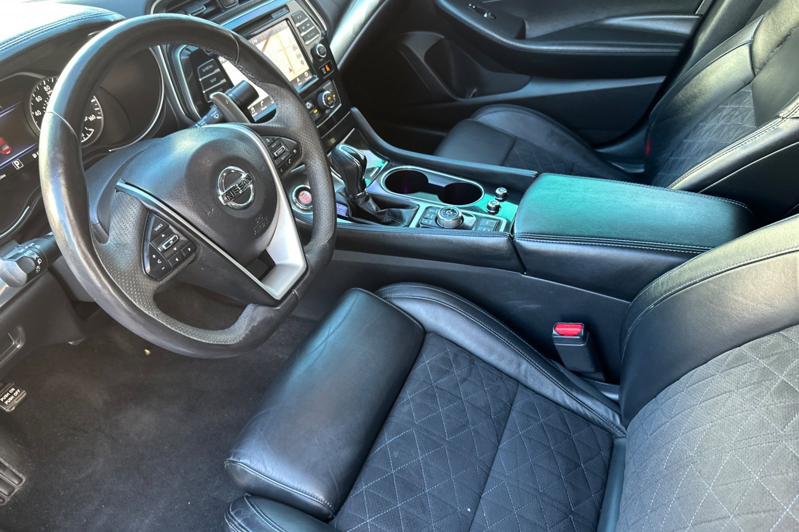 Used 2018 Nissan Maxima SR w/ Interior Lighting Package FWD image 10