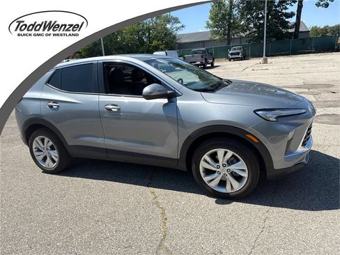 Used 2024 Buick Encore GX Preferred w/ Comfort Package AWD/4WD image 1