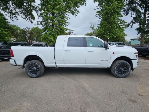New 2026 RAM 2500 Limited AWD/4WD image 8