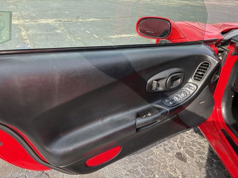 Used 2001 Chevrolet Corvette Coupe w/ Preferred Equipment Group2 image 12