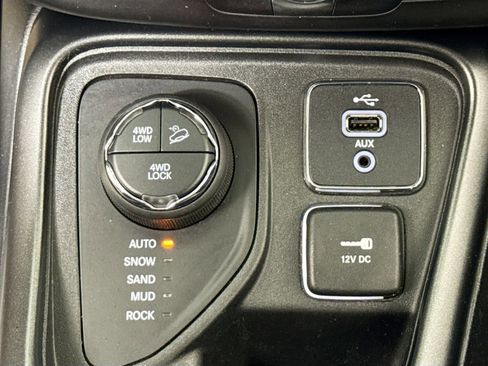 Used 2018 Jeep Compass Trailhawk w/ Leather Interior Group image 17