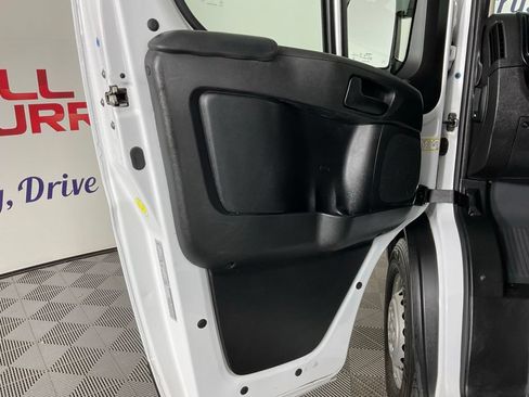 Used 2025 RAM ProMaster 2500 w/ Convenience Group FWD image 12