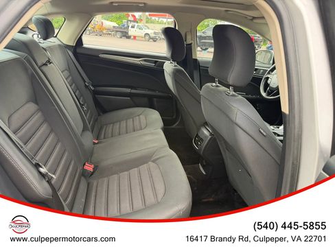 Used 2018 Ford Fusion SE FWD image 13