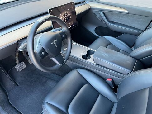 Used 2023 Tesla Model Y AWD image 2