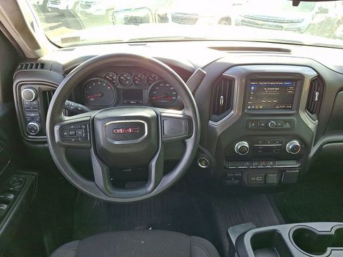 Used 2024 GMC Sierra 2500 Pro w/ Convenience Package image 12