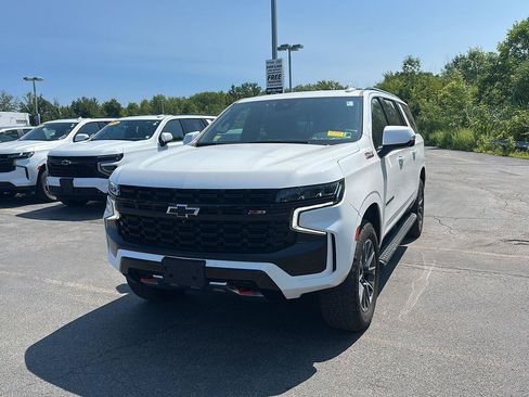 Used 2024 Chevrolet Suburban Z71 w/ Luxury Package AWD/4WD image 5