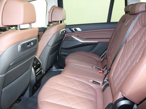 New 2026 BMW X7 xDrive40i image 21