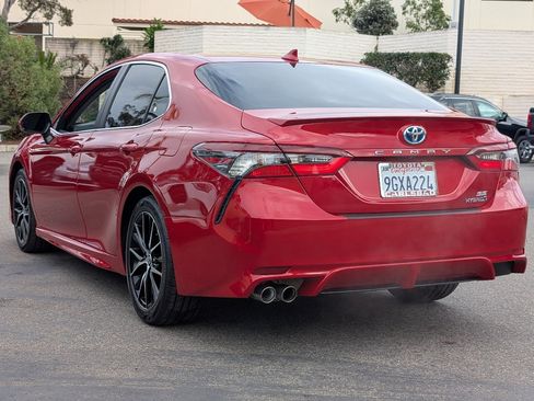 Used 2023 Toyota Camry SE image 12