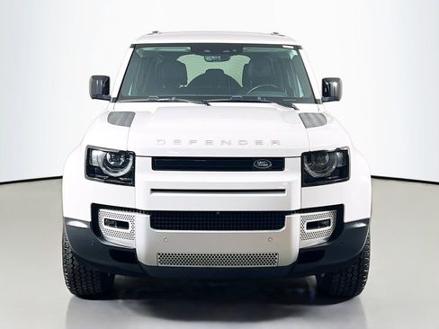 Used 2023 Land Rover Defender 110 SE image 2