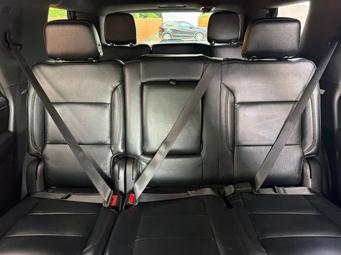 Used 2022 GMC Yukon SLE w/ Gmc Pro Safety Plus Package AWD/4WD image 30