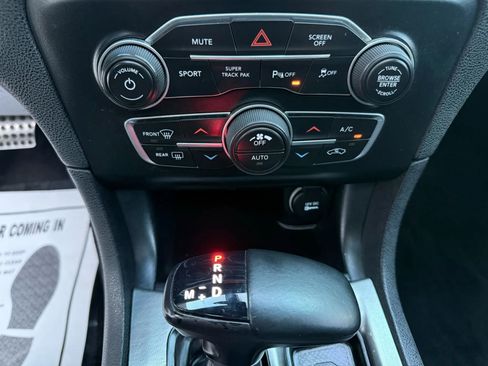 Used 2018 Dodge Charger R/T image 19