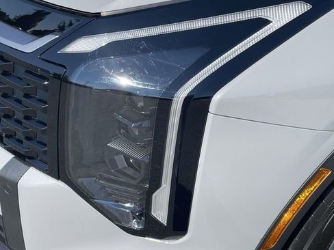 New 2026 Kia Sportage EX image 8