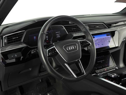 Used 2024 Audi Q8 e-tron Premium AWD/4WD image 31