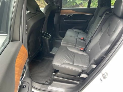 Certified 2025 Volvo XC90 T8 Plus w/ Protection Package Premier AWD/4WD image 12