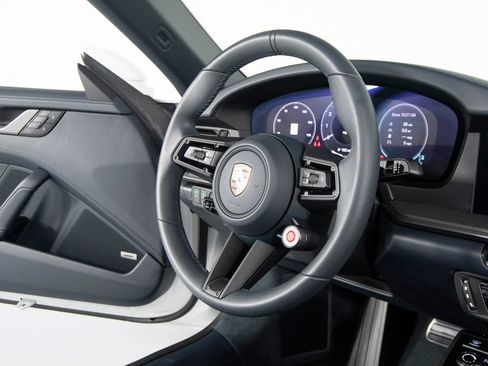 Certified 2025 Porsche 911 Carrera RWD image 37