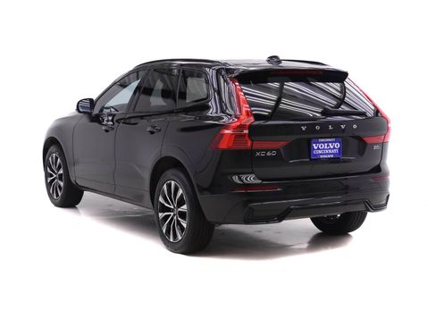 Certified 2025 Volvo XC60 B5 Core AWD/4WD image 5