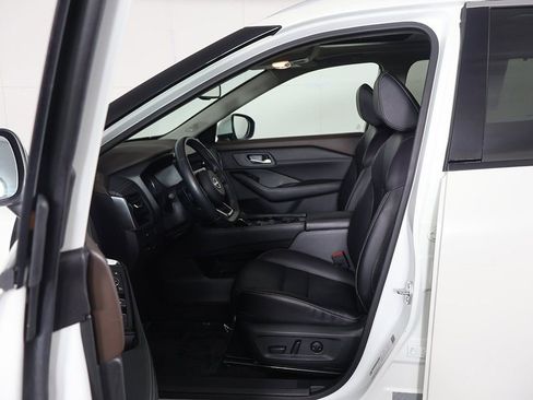 Used 2023 Nissan Rogue SL w/ SL Premium Package image 31